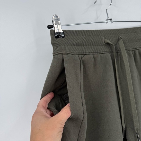 Lululemon Scuba High-Rise Jogger *Full Length in Army Green Size 0 - Picture 7 of 14